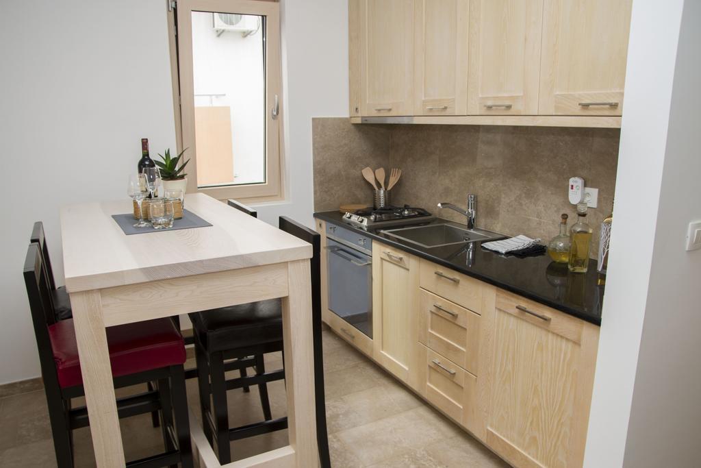 Apartments Brezanin Сутоморе Екстериор снимка