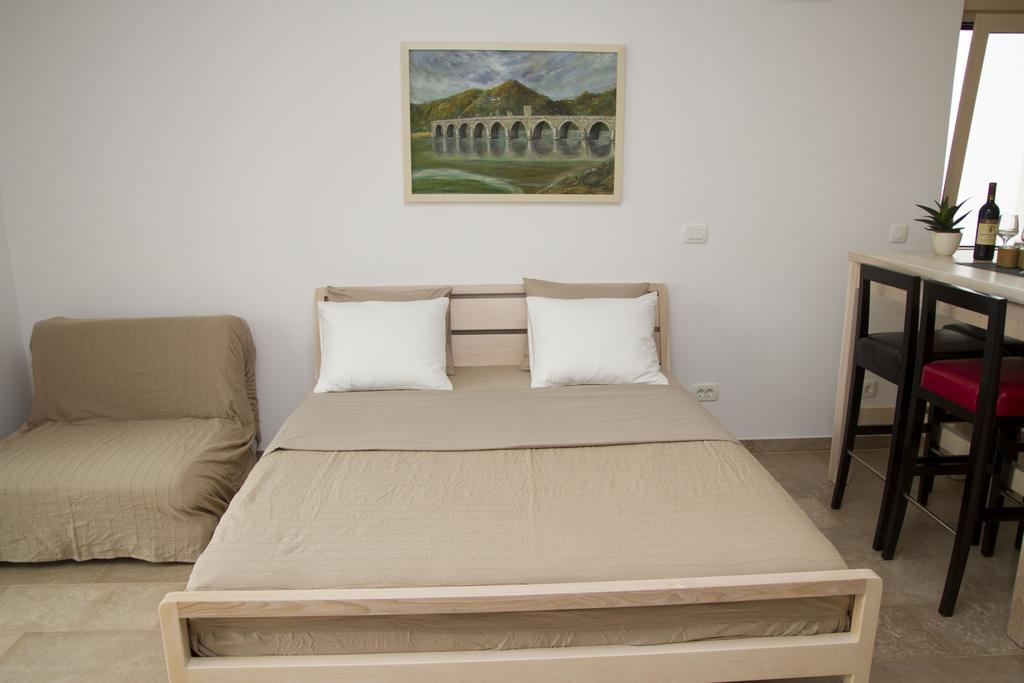 Apartments Brezanin Сутоморе Екстериор снимка