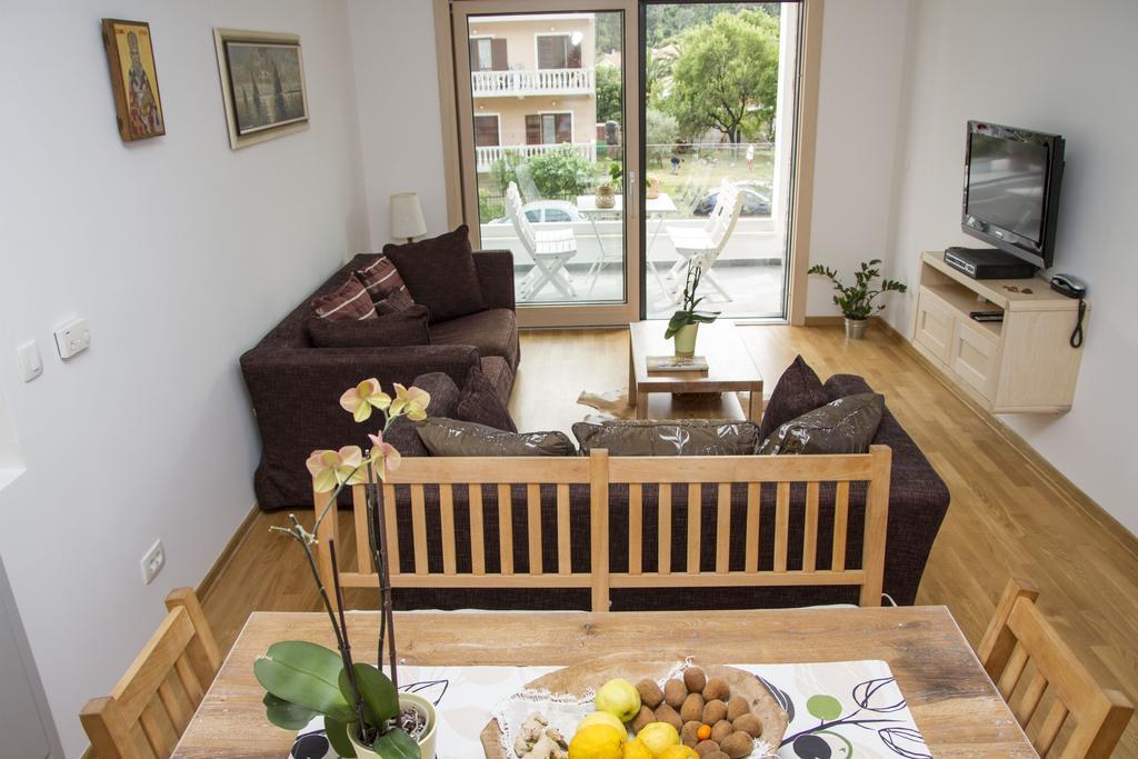 Apartments Brezanin Сутоморе Екстериор снимка
